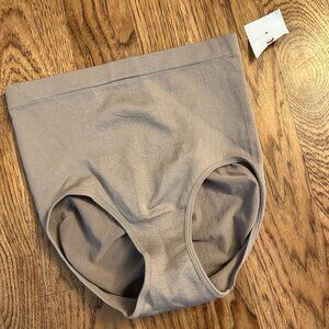 NEW Skinny Girl Smoothers & Shapers SEAMLESS SHAPING BRIEF L BEIGE TUMMY CONTROL